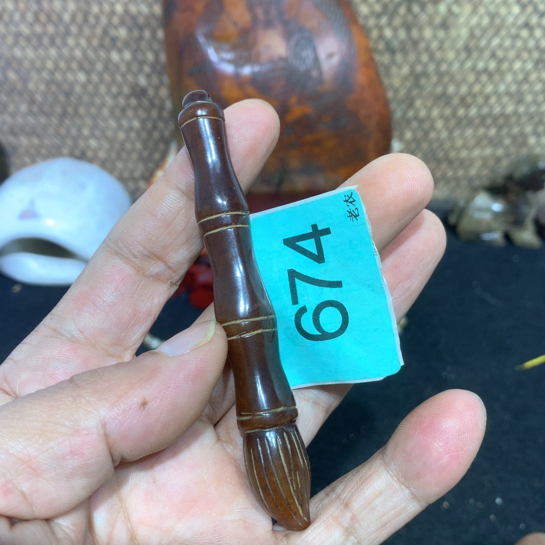 透闪石-蛇纹石玉未镶嵌颈饰
