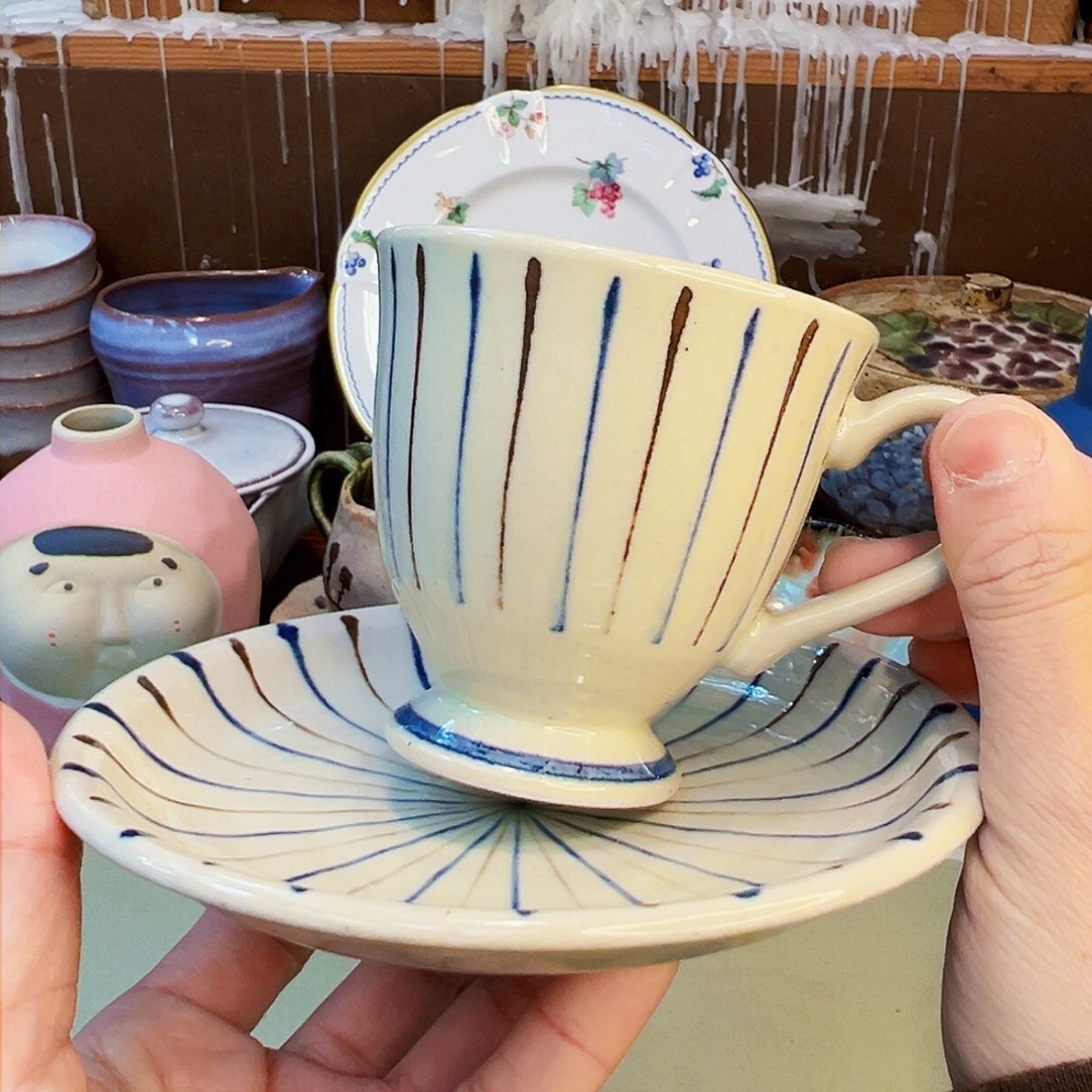 咖啡杯和水杯杯子茶杯