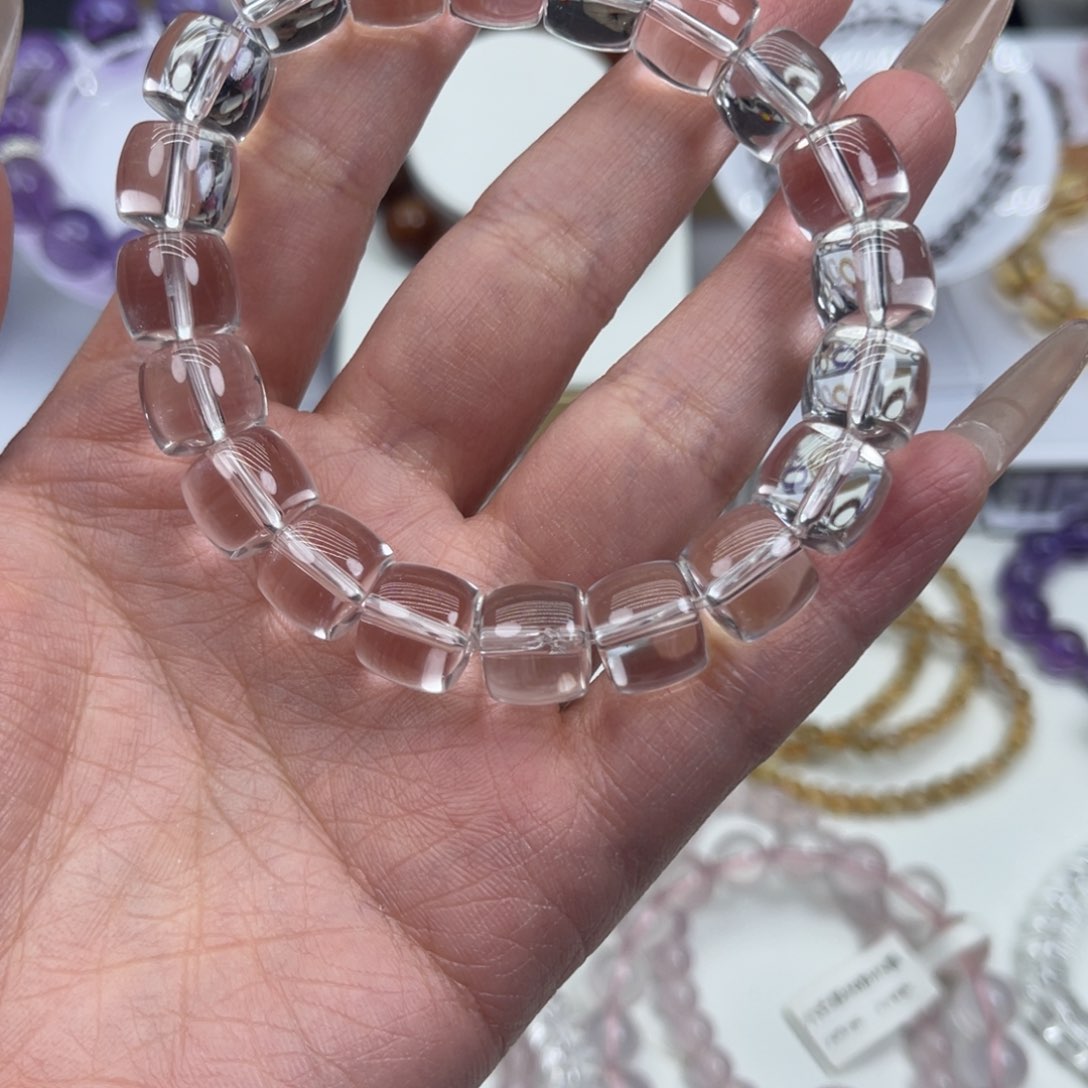 未镶嵌未镶嵌水晶默认微瑕