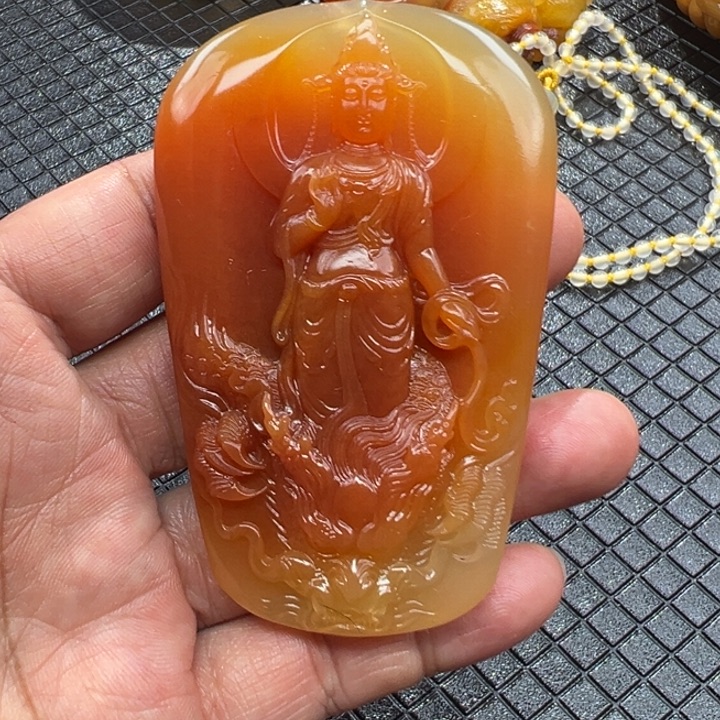 石英质玉（黄龙玉）颈饰未镶嵌