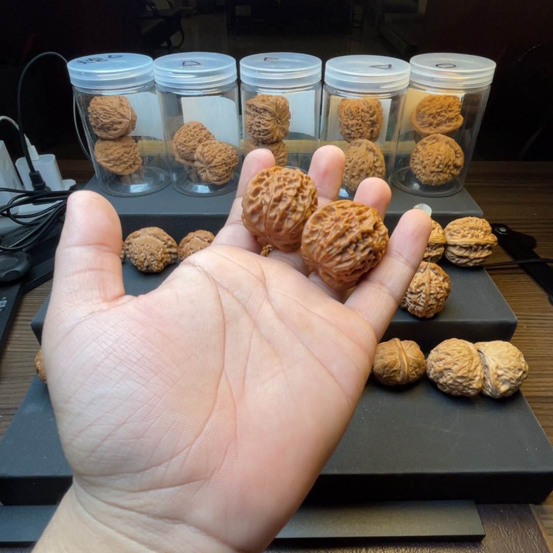 风***月文玩核桃吊坠金牛38