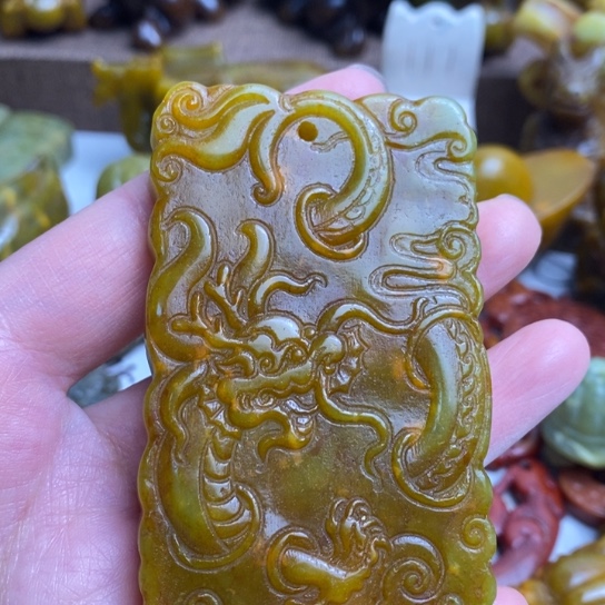 蛇纹石玉未镶嵌颈饰77
