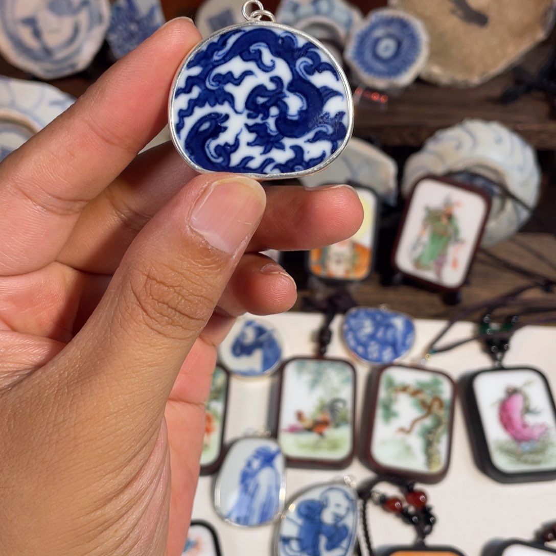 瓷片包银青花龙纹