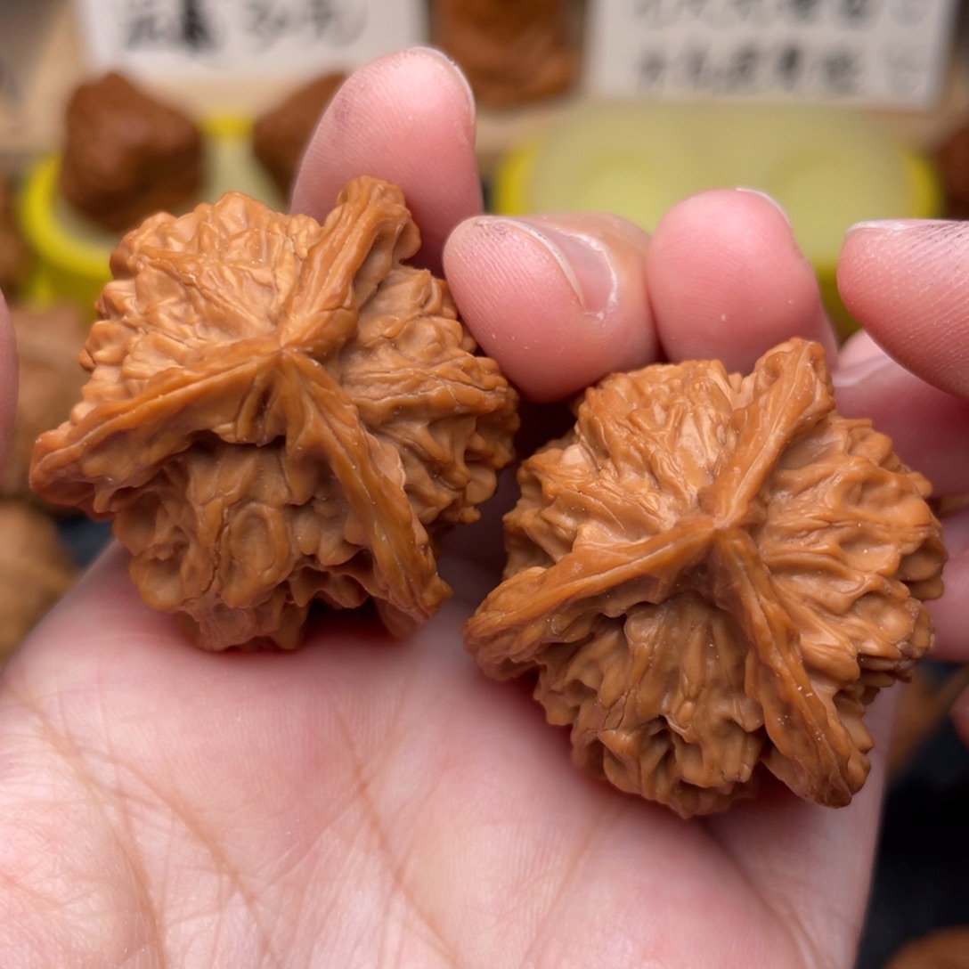 章***哥文玩核桃把件三棱3 5