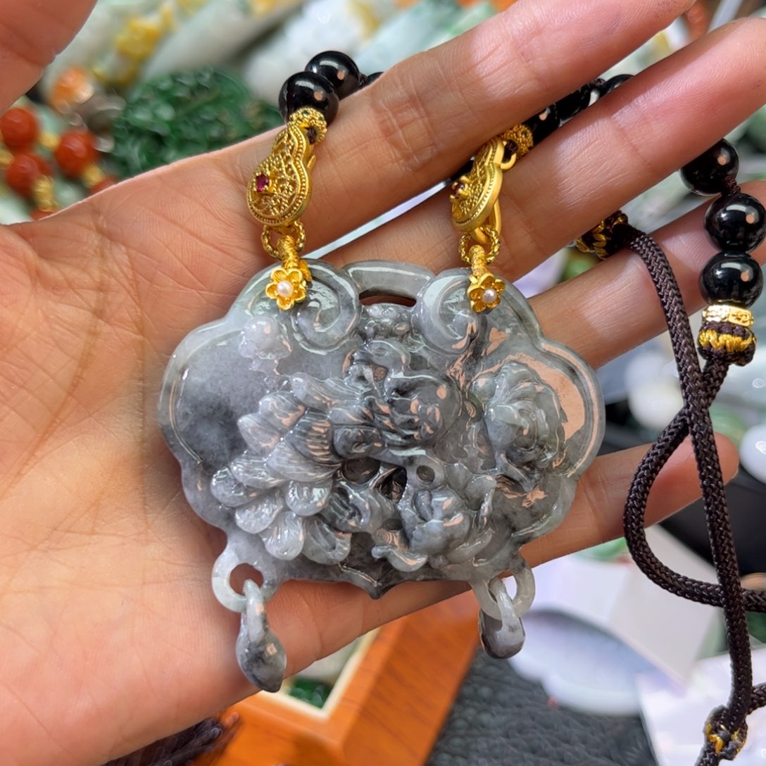 翡翠颈饰未镶嵌待编款