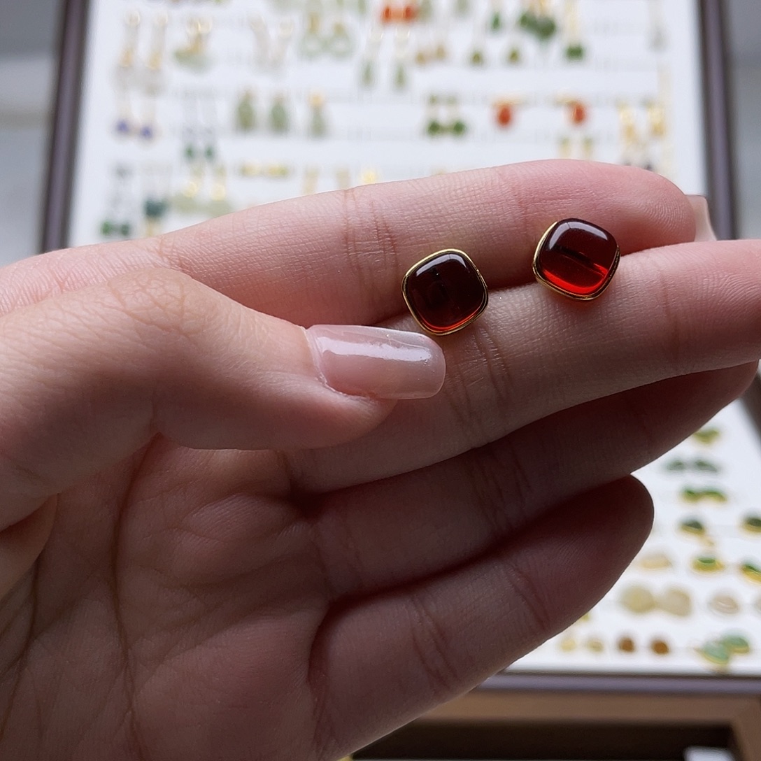 和田玉未镶嵌耳饰