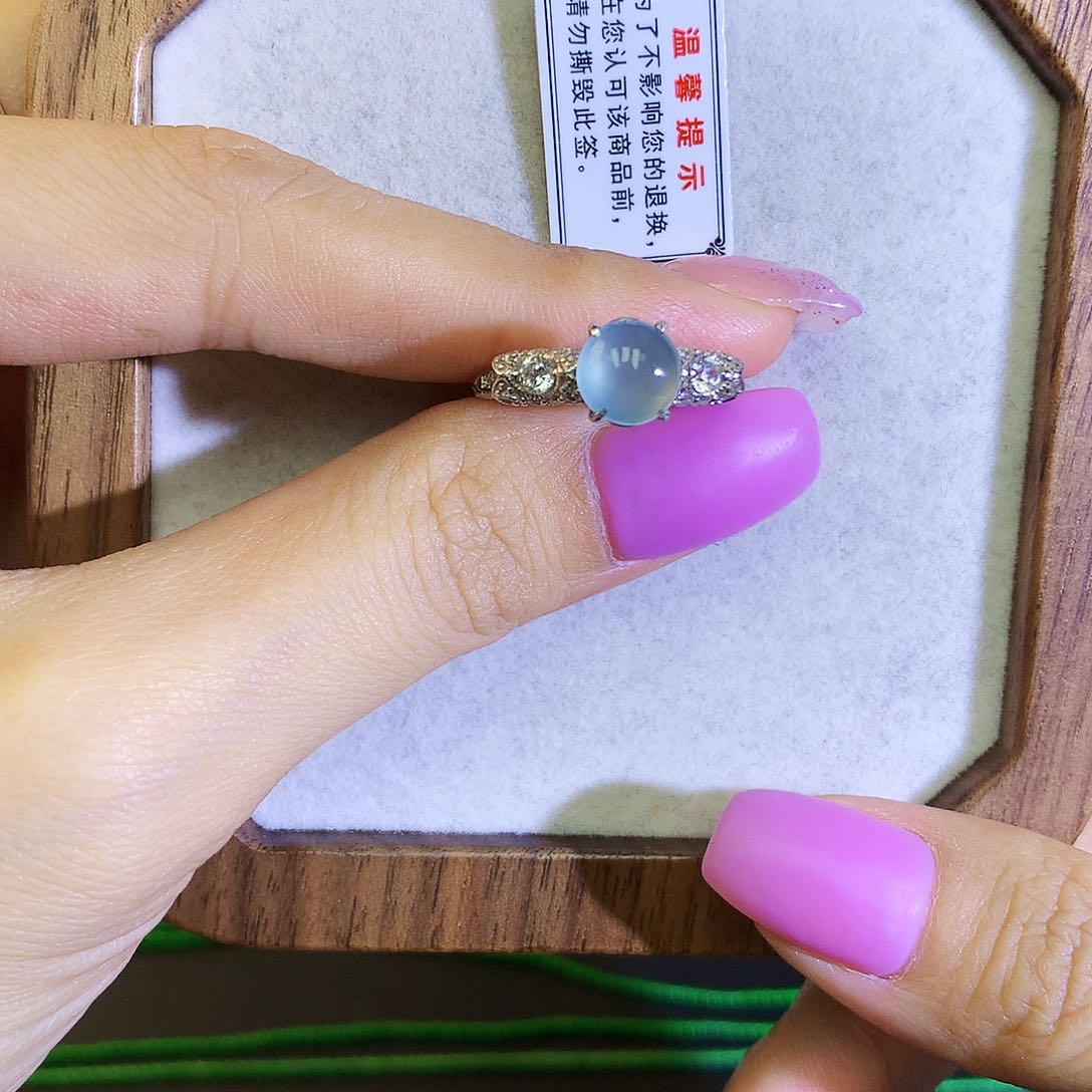 翡翠戒指银S925镶嵌天然翡翠戒指