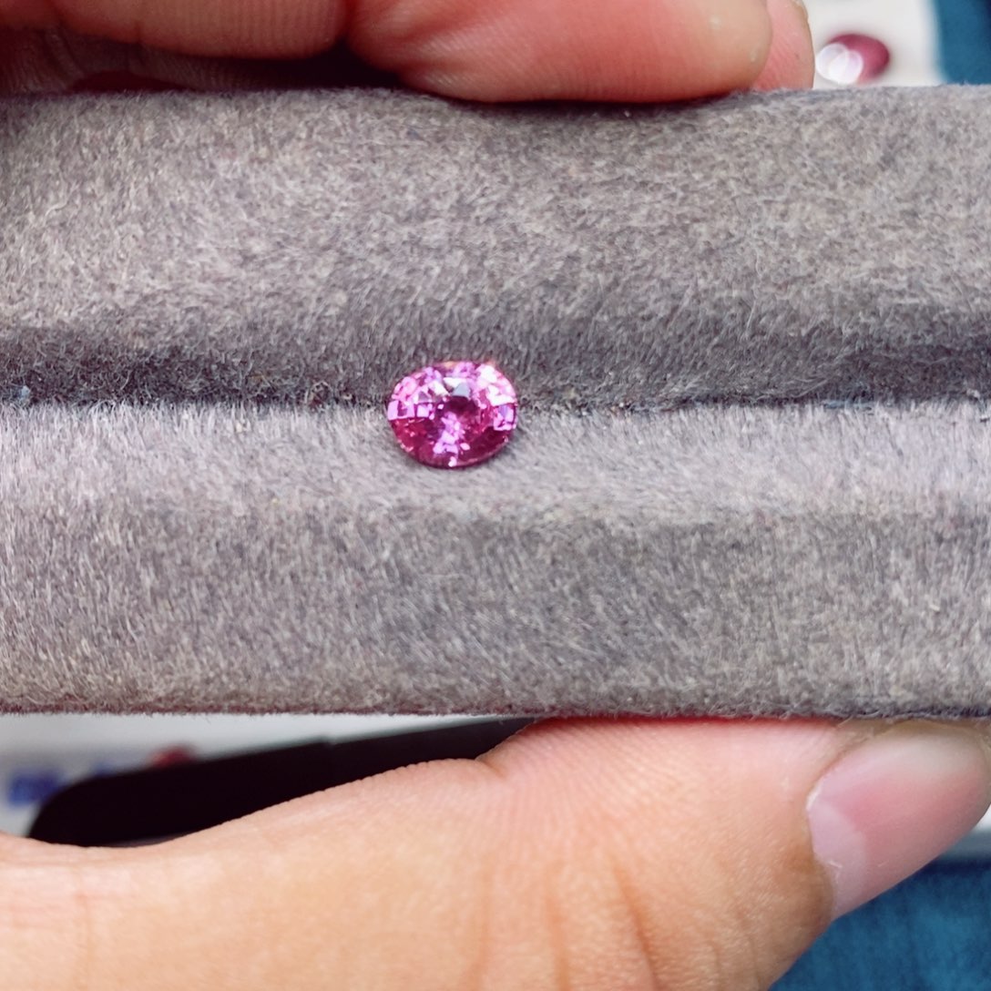 蓝宝石裸石未镶嵌粉色蓝宝石1克拉