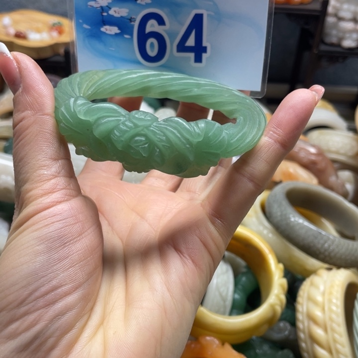 石英岩玉未镶嵌手镯