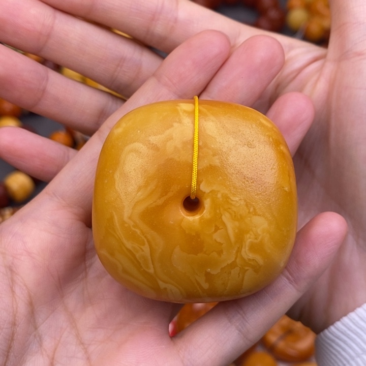 胖****蜜蜡未镶嵌裸石蜜蜡M