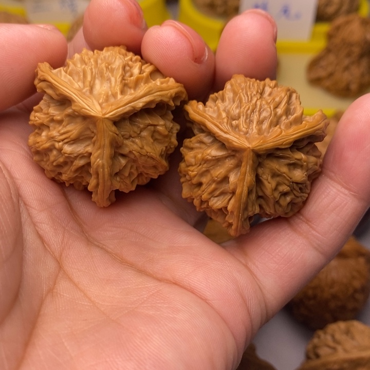 文玩核桃把件三棱