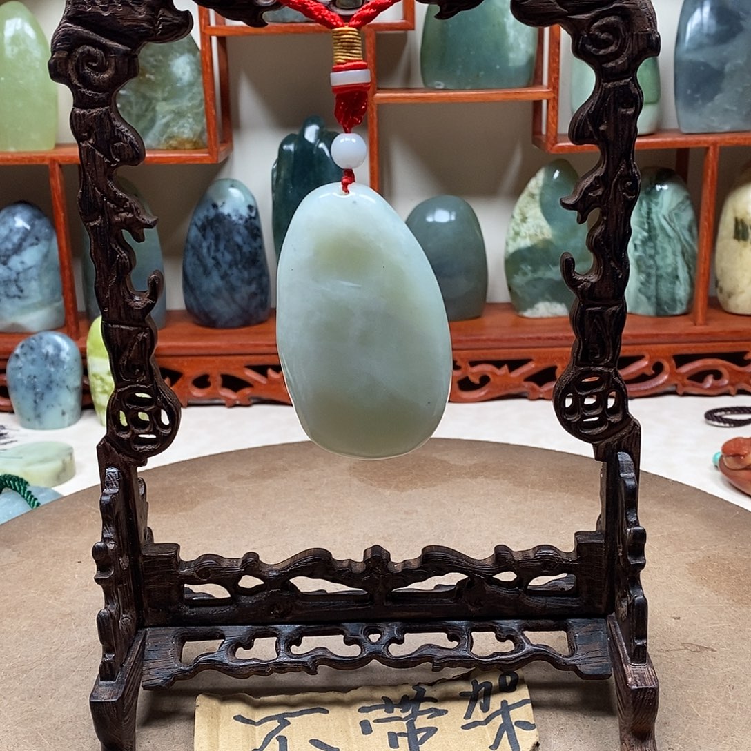 上***水玉岫岩精品原石把件