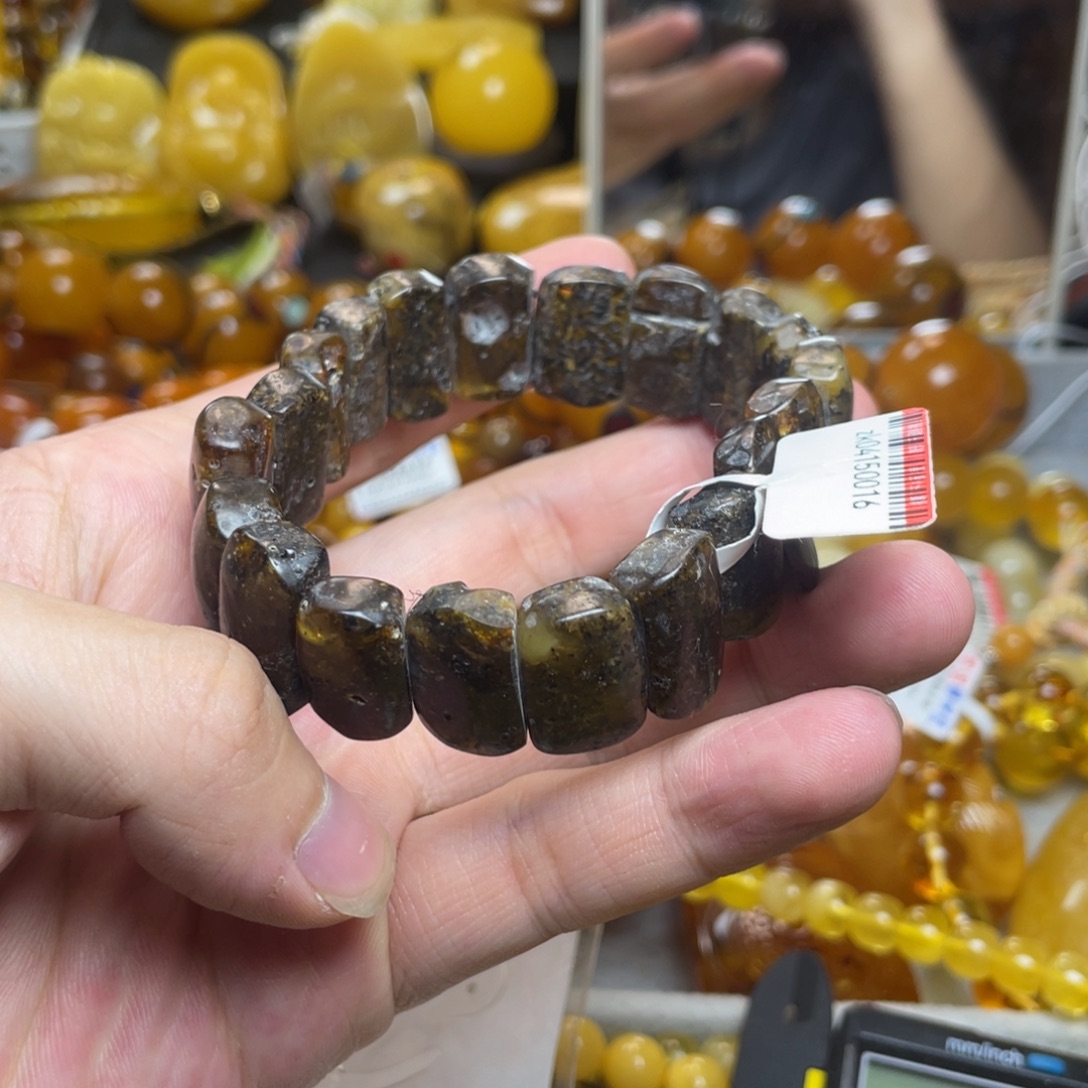 未镶嵌琥珀珠宝奇石