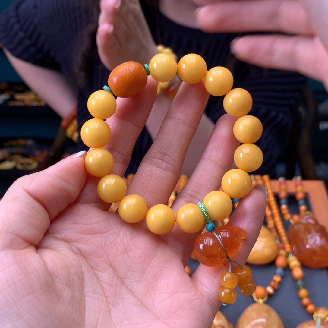 蜜蜡未镶嵌手串多样性发