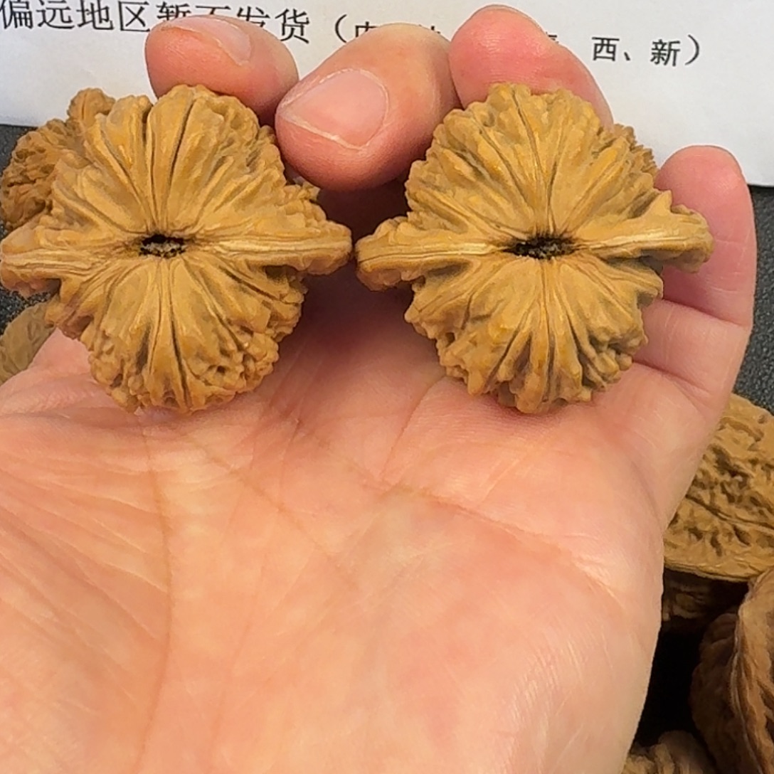 用***哥吊坠文玩核桃四座楼