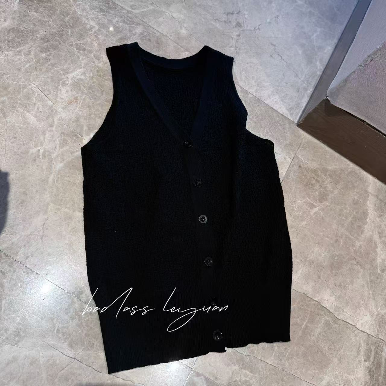 【V领背心】LEYUAN·复古chic通勤V领薄款无袖针织马甲开衫女高级