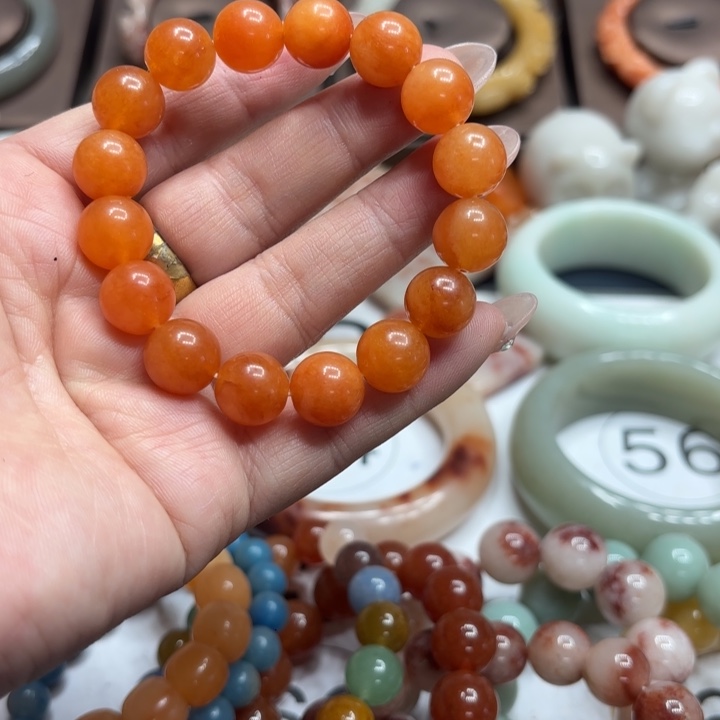 石英岩玉合金颈饰