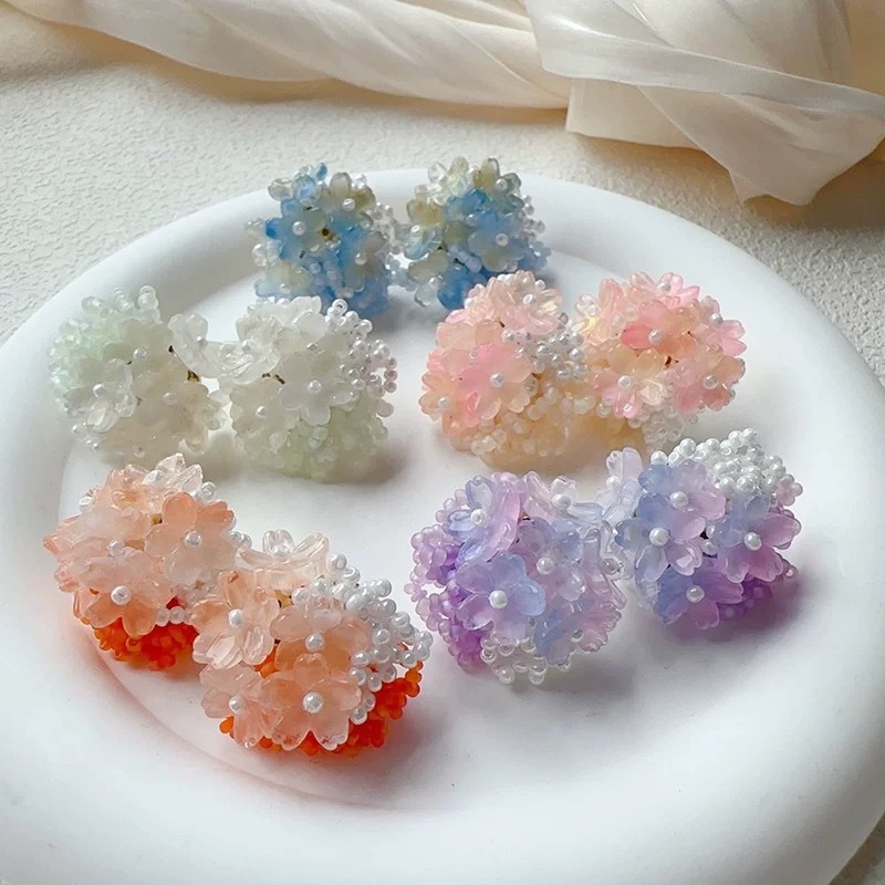 非金属仿水晶耳饰 【奶油系】花朵手工串珠绣球耳钉