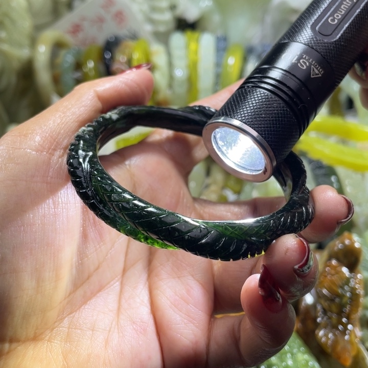 岫玉未镶嵌手镯57