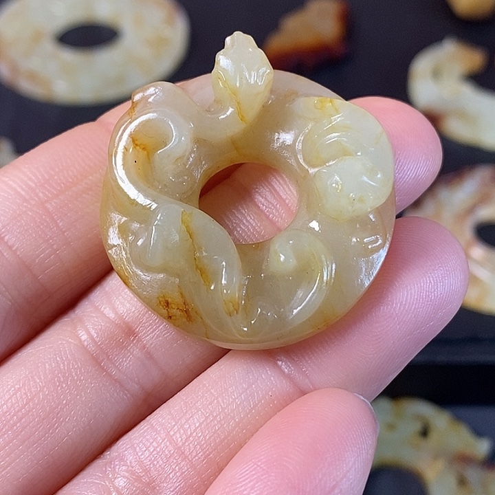 和田玉（糖玉）车挂未镶嵌厚**物