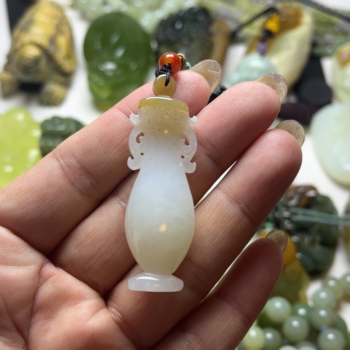 和田玉未镶嵌颈饰