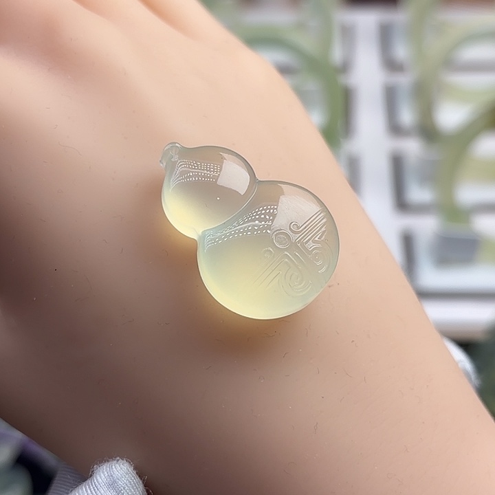 辛***娴蛇纹石玉未镶嵌颈饰