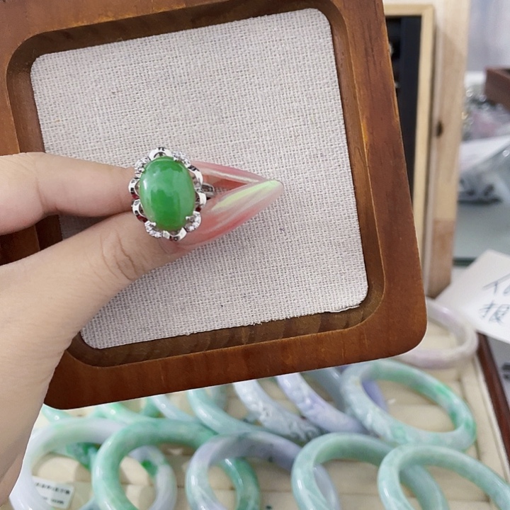 翡翠未镶嵌颈饰天然翡翠Ａ货