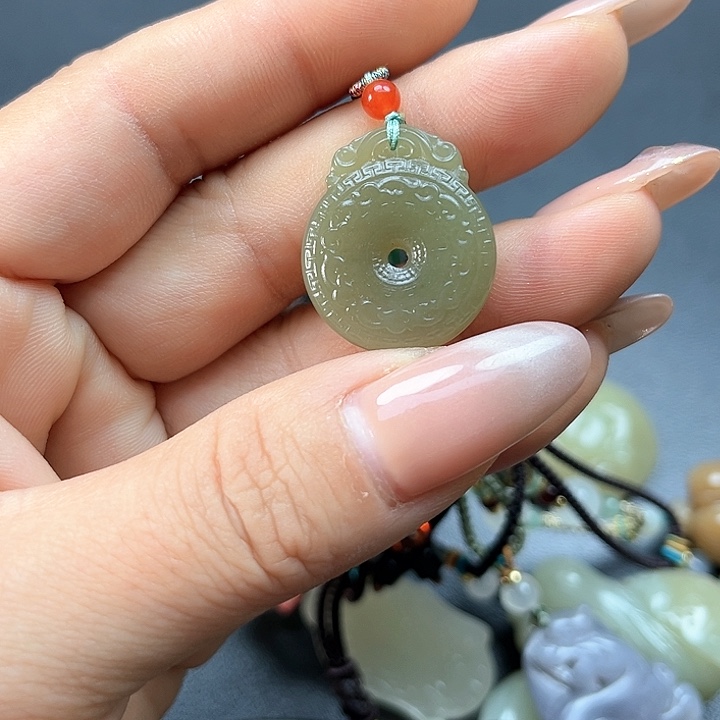 【闪购商品】颈饰未镶嵌和田玉