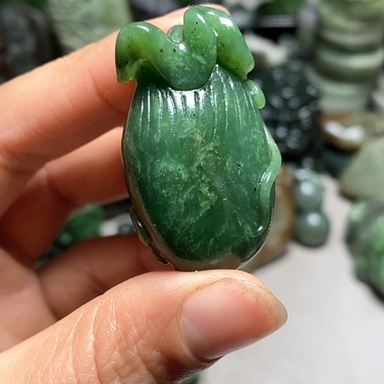 未镶嵌和田玉（糖玉）珠宝半成品