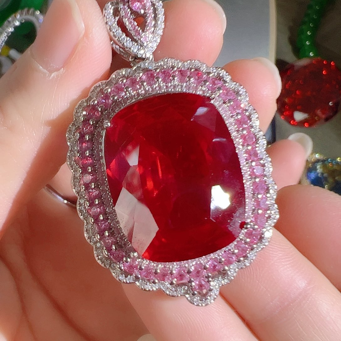 花岗石钨合金红色蓝色吊坠