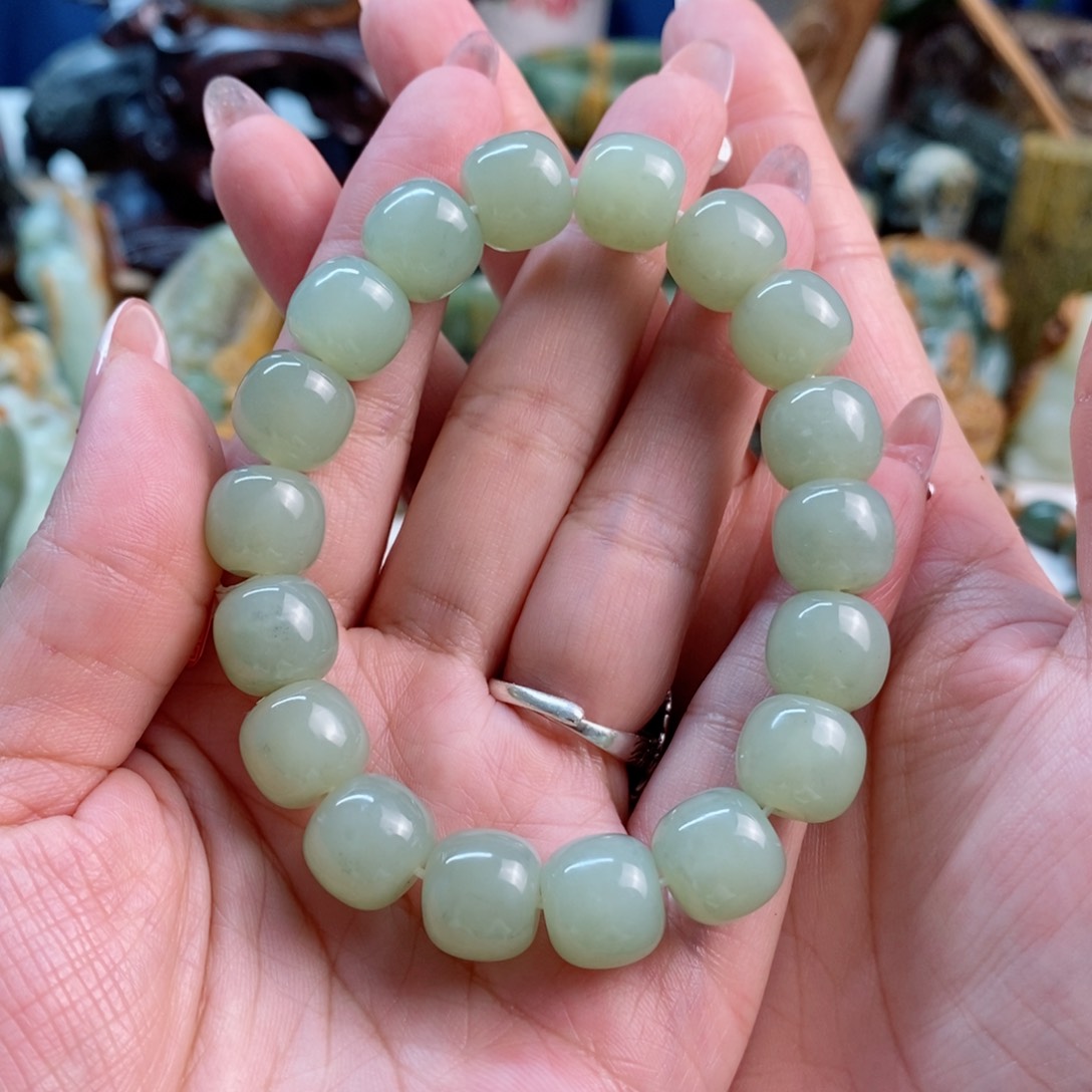 透闪石质玉手串未镶嵌