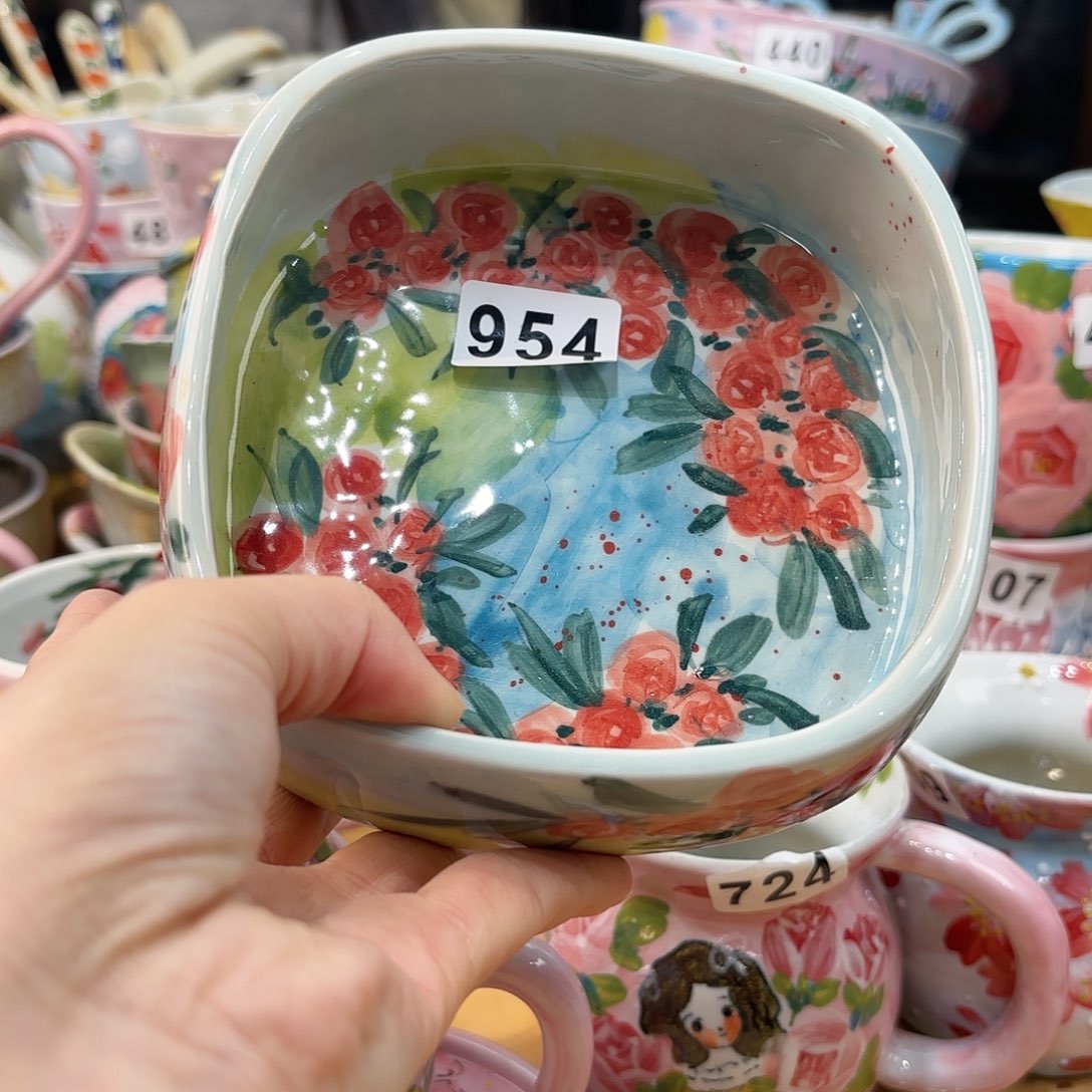 瓷片兔兔盖茨。兔兔