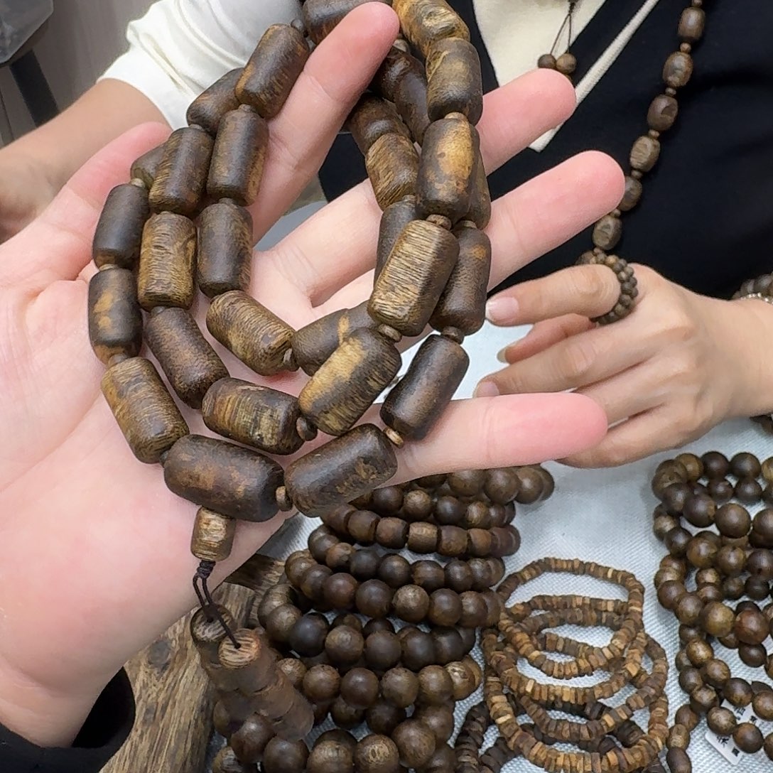 沉香手串白棋板头留疤树心多圈 56 克多样性发一