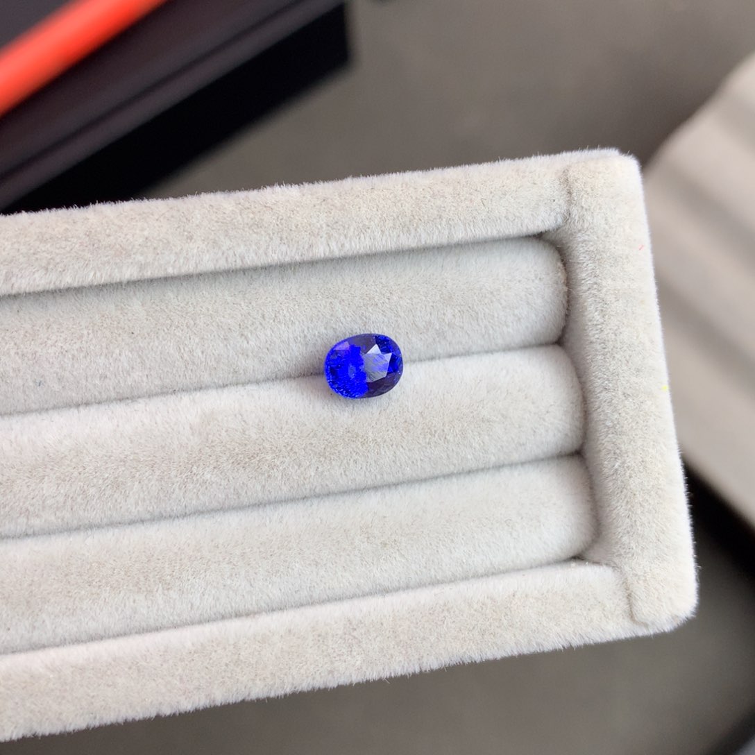 蓝宝石裸石未镶嵌1.11克拉皇家蓝