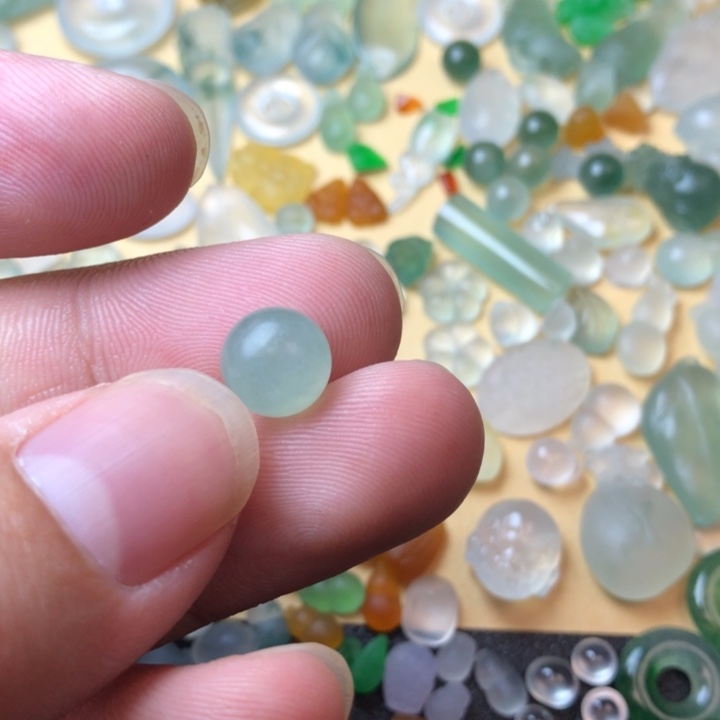 定制翡翠挂件未镶嵌