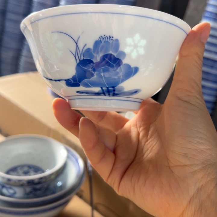 陶瓷手绘雕刻5寸荷花小饭碗
