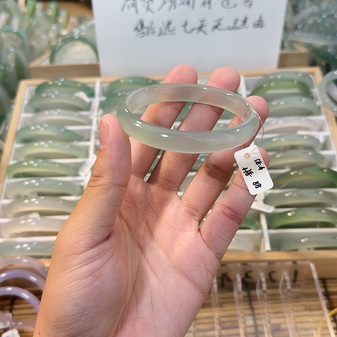 玛瑙/玉髓未镶嵌手镯圈口58.4