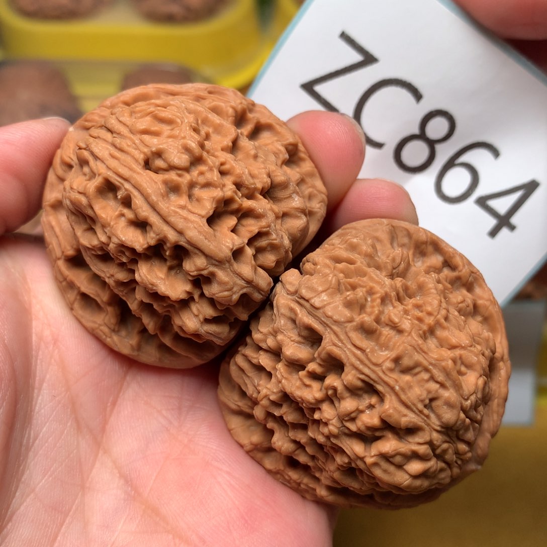 文玩核桃把件红皮粗筋球疆43