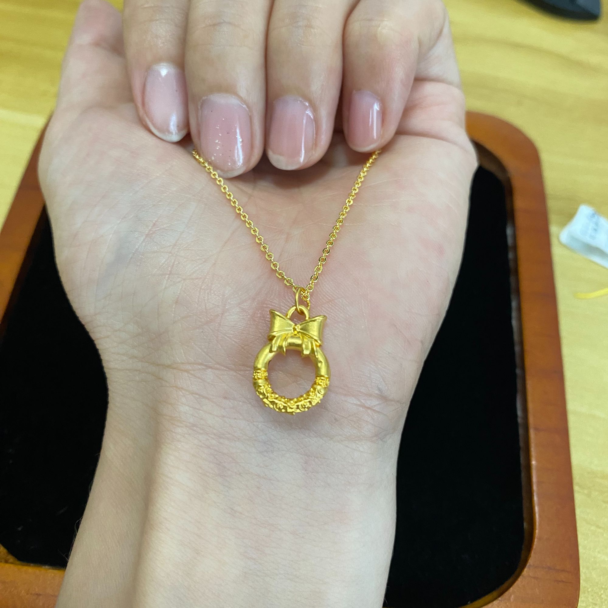 在逃公主蝴蝶结平安扣足金999（赠链为合金材质）