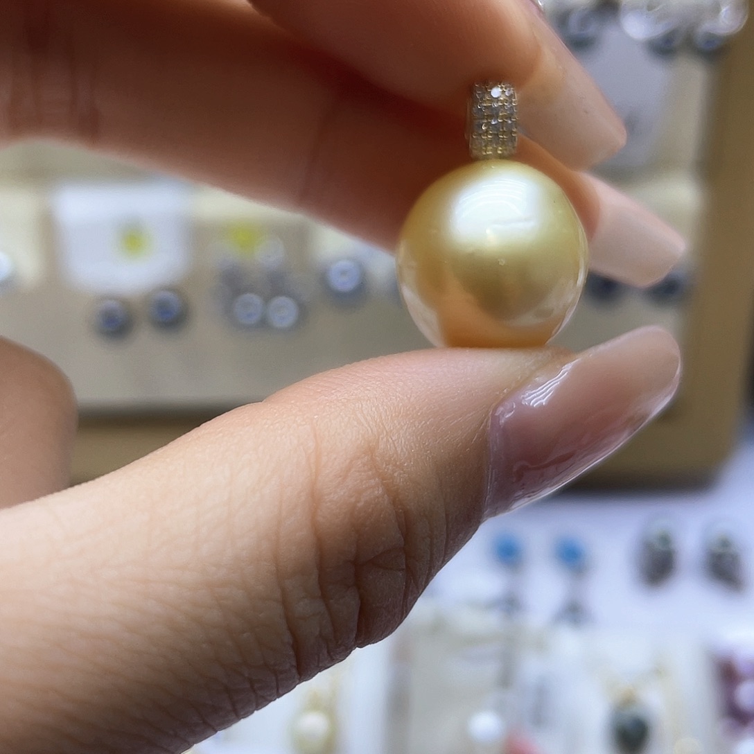 海水珍珠颈饰18K金镶嵌