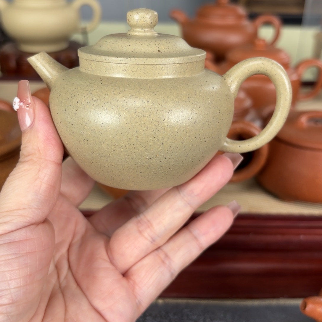 紫砂茶壶獒本绿微瑕笠帽