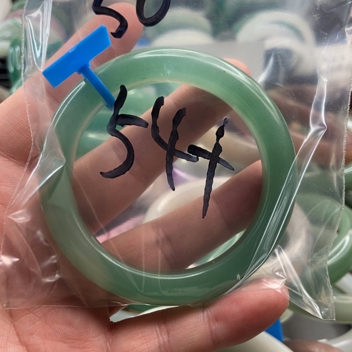 东陵石手镯未镶嵌