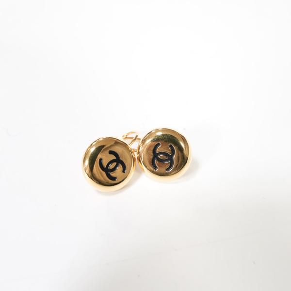 Chanel黑金圆形小耳钉