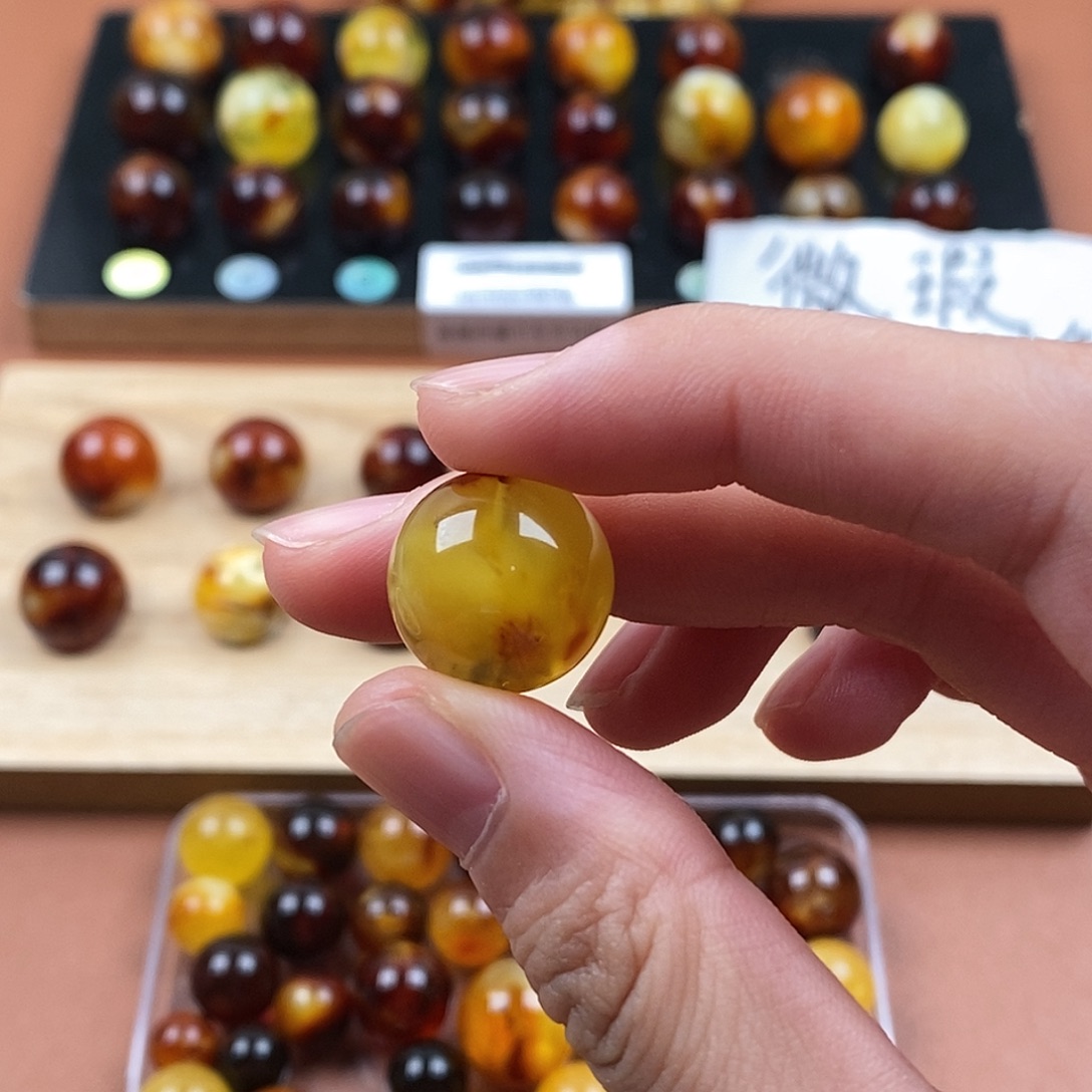 N***e琥珀未镶嵌裸石蜜蜡