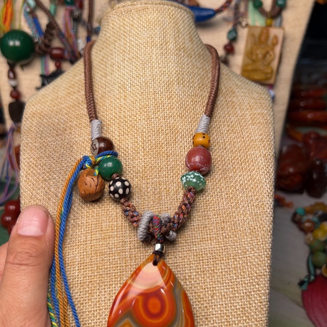 玛瑙/玉髓颈饰未镶嵌