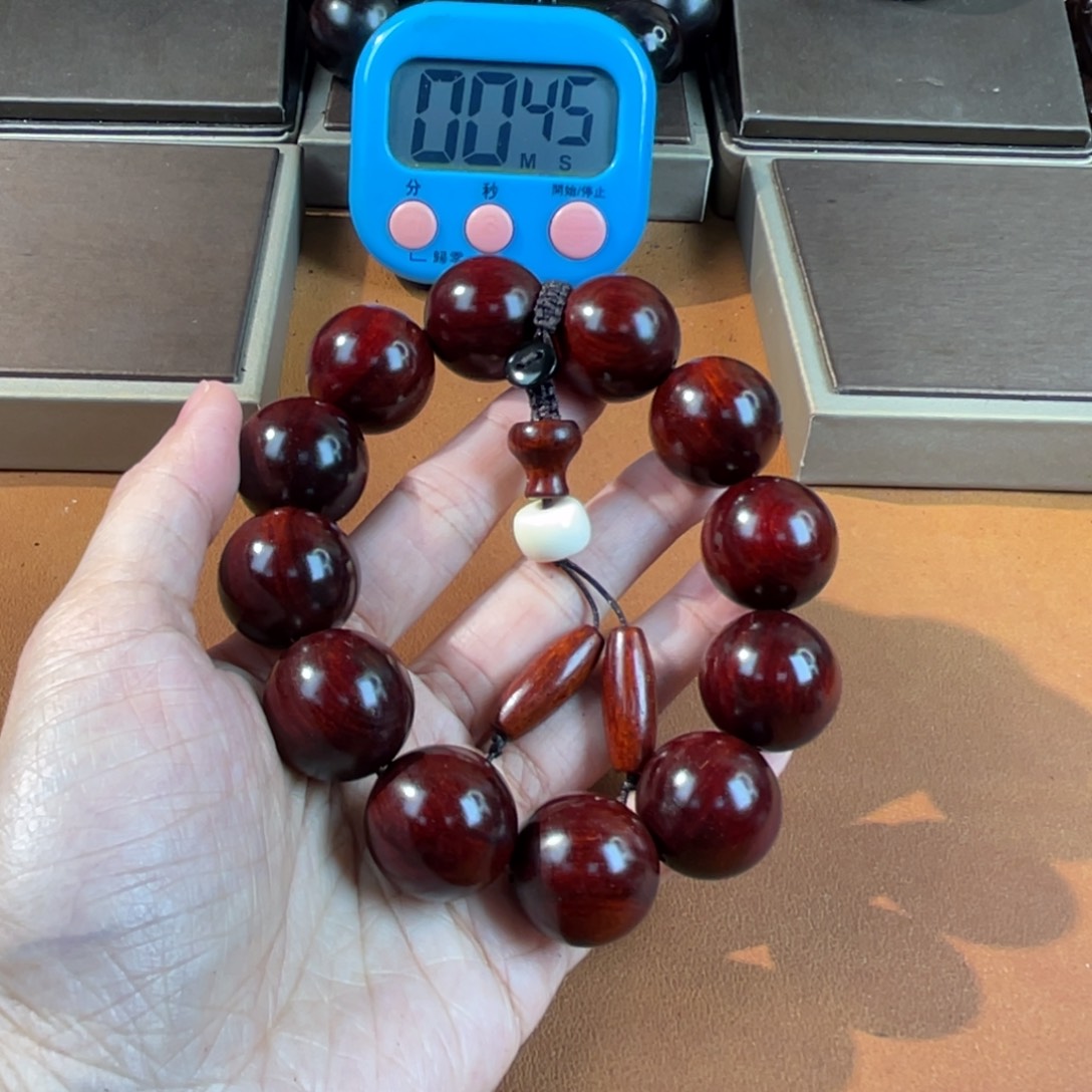 尼***泽檀香紫檀（小叶紫檀）