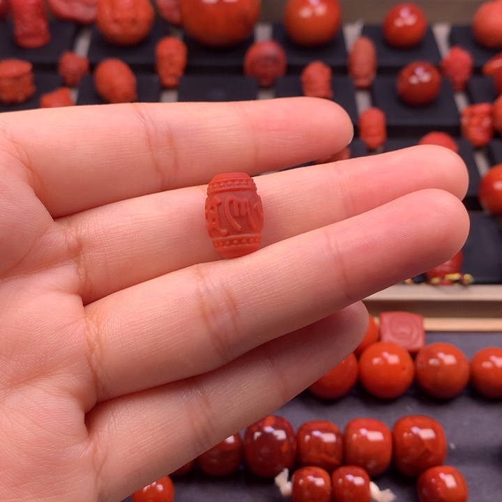 南红玛瑙未镶嵌六字真言桶珠10MM