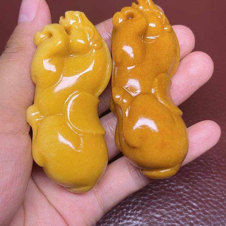 大***杨和田玉未镶嵌颈饰