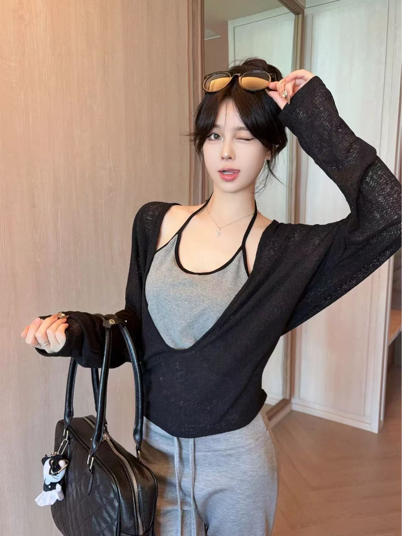 大码假两件长袖针织衫女秋季新款胖MM显瘦小衫时尚设计感挂脖上衣
