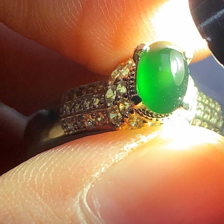 翡翠未镶嵌戒指铜托，卖裸石，需要二次镶嵌